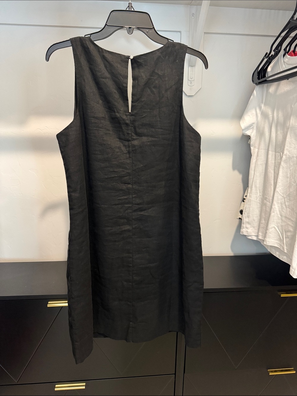 Tommy Bahama - Sleeveless Black V-Neck Shift Dress with Embellished Trim - Picture 4 of 4